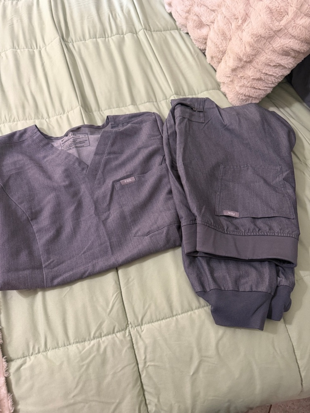 Women's Scrub Set in Heather Grey